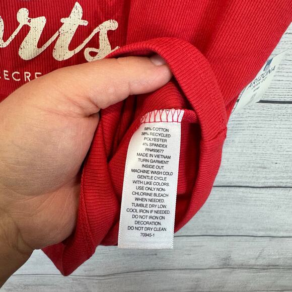 Arizona Jean Co Plus Size Red Ribbed LA Fitted Graphic Crop Tee Size XXL - Picture 6 of 7